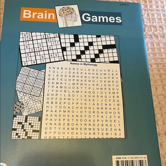 Beginner Word Hunt books pak of 4 plus unsealed word seek and brain games - Picture 5 of 5